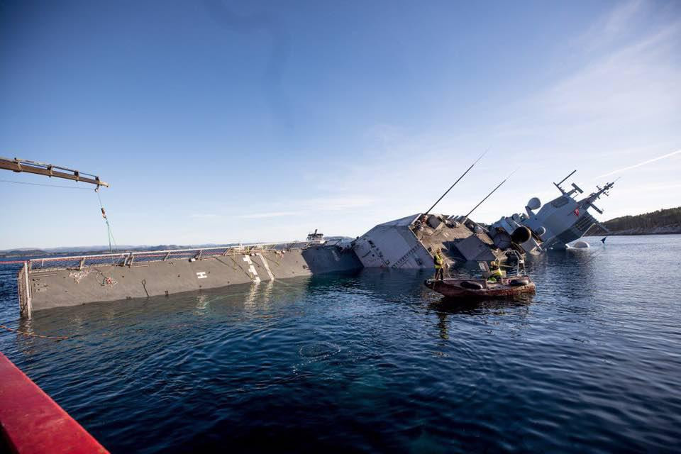 Dù phương án nào được lựa chọn, Hải quân Na Uy cũng sẽ chịu thiệt hại nặng vì một khinh hạm hiện đại lớp Aegis của lực lượng này đã bị loại khỏi vòng chiến đấu một cách lãng xẹt nhất từ trước tới nay. Nguồn ảnh: QQ.