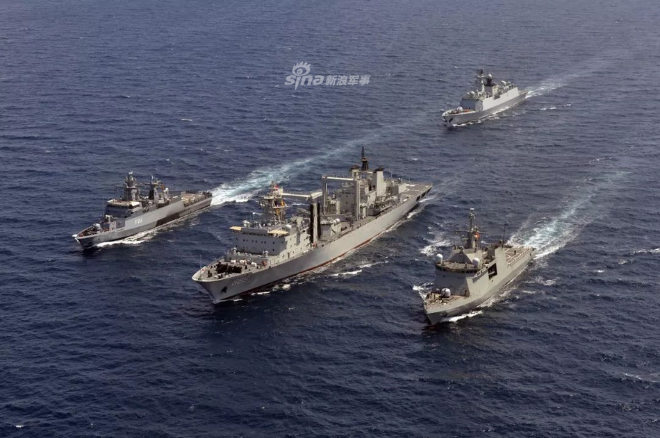 Kèm theo đó là 7 hộ vệ hạm được đóng theo lớp Type 056 hiện đại bậc nhất Hải quân Trung Quốc ở thời điểm hiện tại. Nguồn ảnh: Sina.