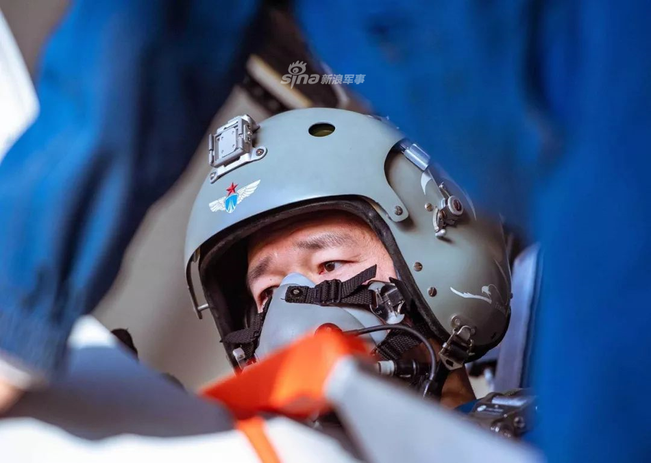 Dù chỉ được trang bị một động cơ, các chiến đấu cơ J-10 của Trung Quốc vẫn có thể đạt tốc độ bay tối đa lên tới Mach 2.2 ở độ cao lớn. Khoảng cách bay tối đa của loại chiến đấu cơ này là 1250 km và nếu được tiếp liệu trên không, tầm hoạt động của J-10 có thể lên tới 3200 km. Nguồn ảnh: Sina.