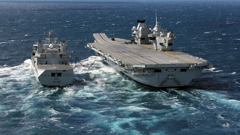 Theo dự kiến của Hải quân Hoàng gia Anh, nhanh nhất cũng phải tới năm 2020 tàu sân bay này mới chính thức được đưa vào sử dụng. Hiện tại, chiếc tàu sân bay thứ hai cũng được Anh đóng theo lớp này mang tên Prince of Wales hiện cũng sắp sửa được hạ thuỷ. Nguồn ảnh: Sina.