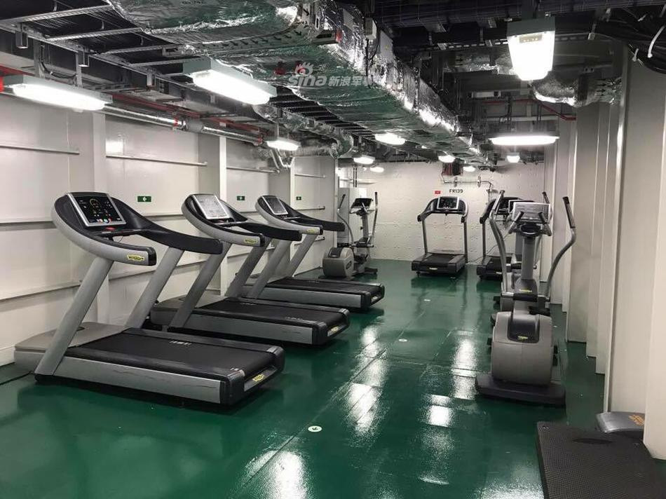 Đây sẽ là khu vực để thuỷ thủ đoàn và binh lính trên tàu "xả" bớt năng lượng thừa nhất là khi trong không gian chật chội trên tàu, khó có thể có được một khu vực rộng rãi nào khác để thuỷ thủ có thể tập thể dục được. Nguồn ảnh: Sina.