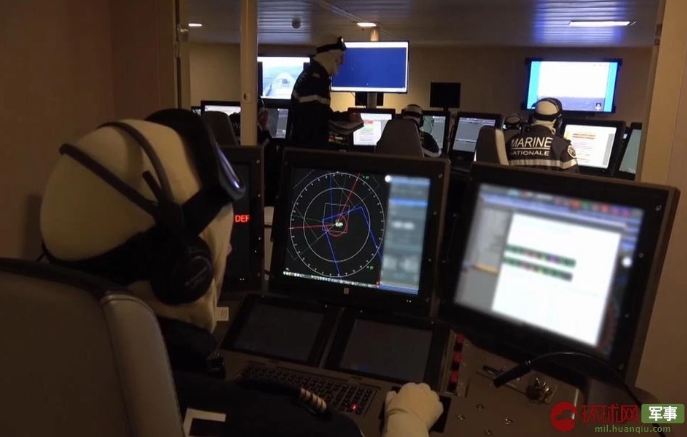 Tuỳ định nghĩa của từng nước mà FREMM có thể được xếp vào loại khinh hạm hoặc khu trục hạm vì độ giãn nước của loại tàu chiến này tối đa có thể lên tới 6700 tấn - nghĩa là vượt quá giãn nước của một loại khinh hạm thông thường và gần tương đương với độ giãn nước của khu trục hạm cỡ nhỏ. Nguồn ảnh: QQ.