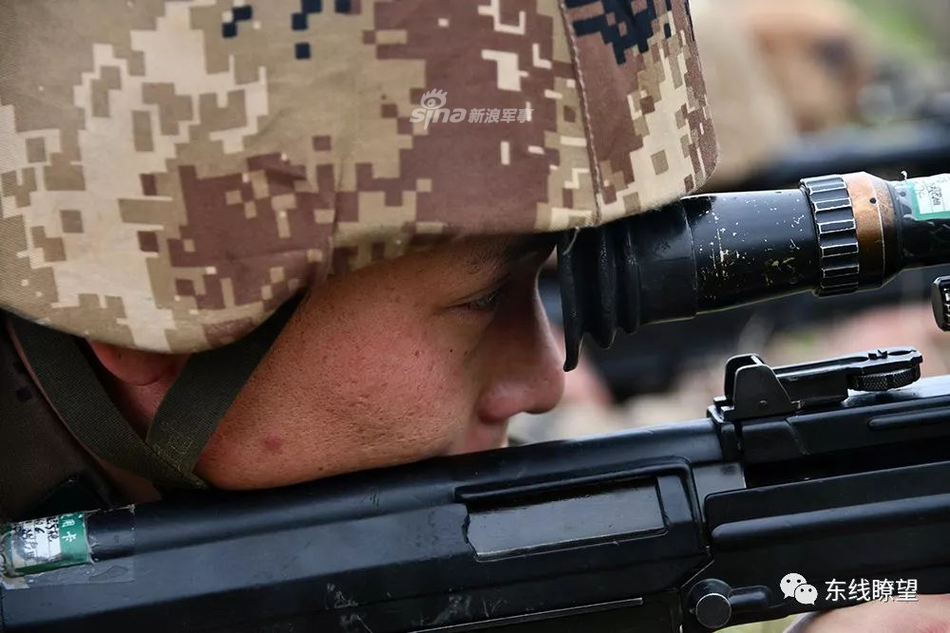 Hiện tại hai loại súng bắn tỉa cơ bản của Quân đội Trung Quốc là súng bắn tỉa QBU-10 sử dụng cỡ đạn 12,7mm và súng bắn tỉa QBU-88 hay còn có tên gọi khác là Type 88 sử dụng cỡ đạn cực dị đó là 5,8x42mm (cỡ đạn tiêu chuẩn của các mẫu súng bộ binh Trung Quốc). Nguồn ảnh: Sina.