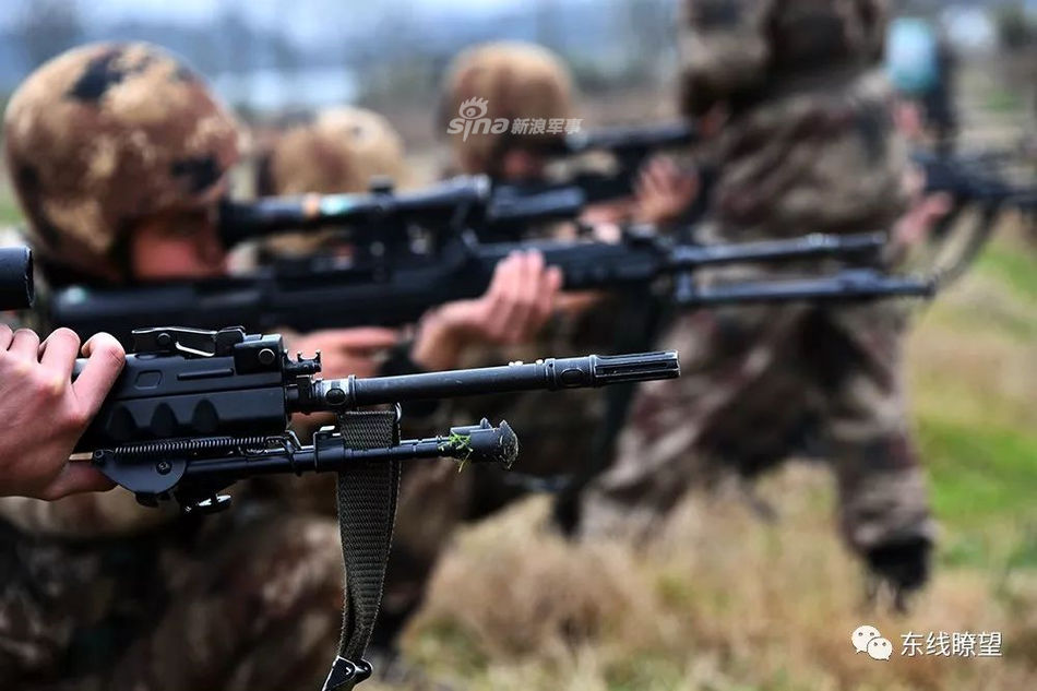 Để có được khả năng kiểm soát súng tốt, các xạ thủ bắn tỉa của Trung Quốc sẽ đặt hạt gạo lên trên nòng súng. Chỉ một chút rung động nhỏ cũng sẽ làm các hạt gạo này rơi ngay lập tức. Nguồn ảnh: Sina.