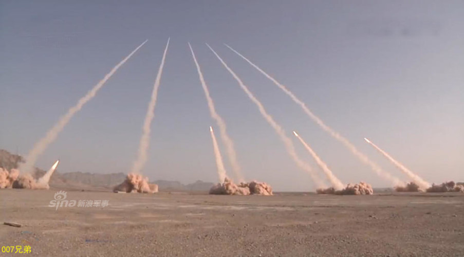 Với sức mạnh huỷ diệt của mình, bất cứ mục tiêu nào cũng có thể bị san phẳng chỉ sau một loạt khai hoả của các đơn vị pháo tự hành PHL-03. Nguồn ảnh: Sina.