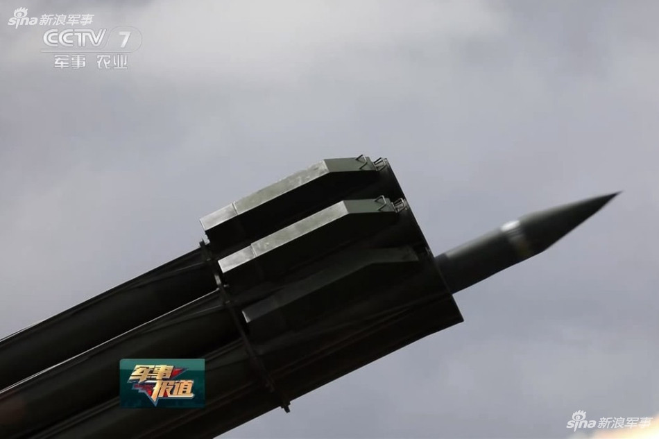 Giống với BM-30 Smerch, các mục tiêu ưa thích của pháo phản lực PHL-03 là các cứ điểm, trung tâm chỉ huy mang tính chiến lược của đối phương ví dụ như sân bay, nhà máy, các trận địa phòng không,... Nguồn ảnh: Sina.