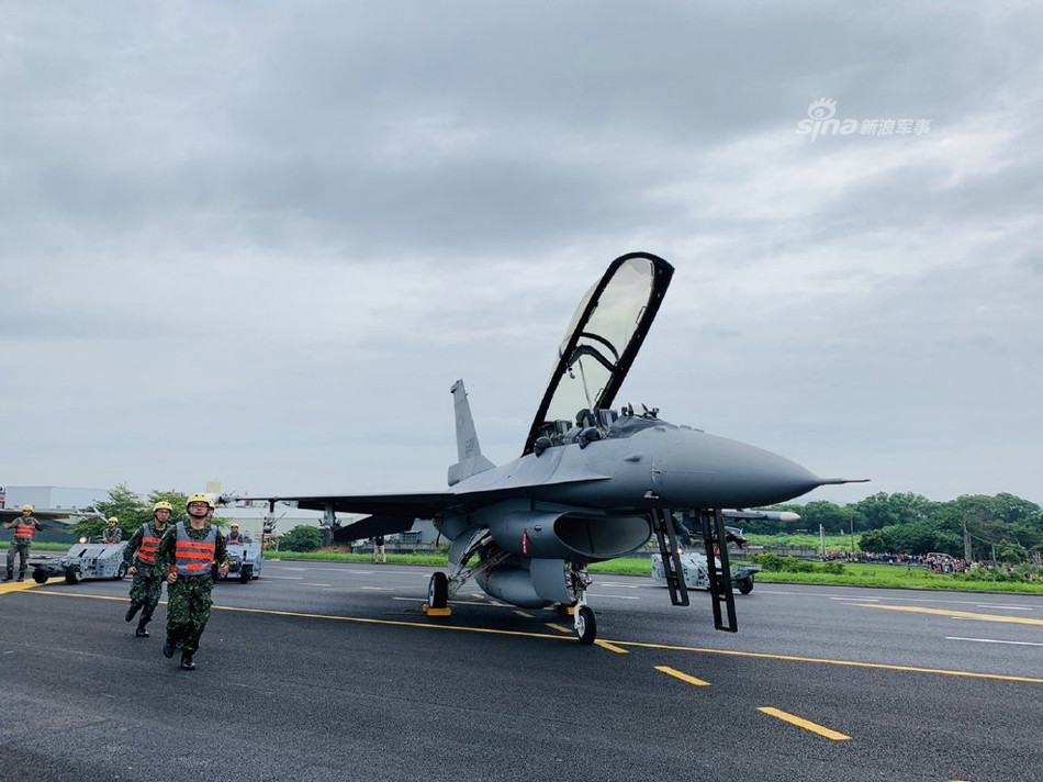 Điều này khiến cho việc đánh trúng và tiêu diệt hoàn toàn các sân bay dã chiến là một điều cực kỳ khó khăn. Việc phá huỷ hoàn toàn hệ thống đường cao tốc của một quốc gia thậm chí còn khó khăn hơn nữa nếu không muốn nói là bất khả thi. Nguồn ảnh: Sina.