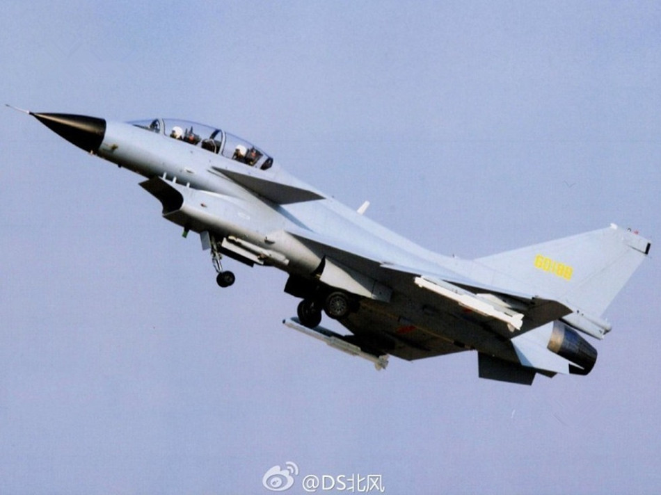 Đặc biệt, loại tên lửa này có hai hệ thống cánh bao gồm hệ thống cánh đuôi có tác dụng giữ ổn định đường bay kèm theo hệ thống cánh giữa thân, giúp tên lửa có độ cơ động tốt khi di chuyển - thích hợp với việc tiêu diệt các mục tiêu có độ cơ động cao và tốc độ bay lớn. Nguồn ảnh: Sina.