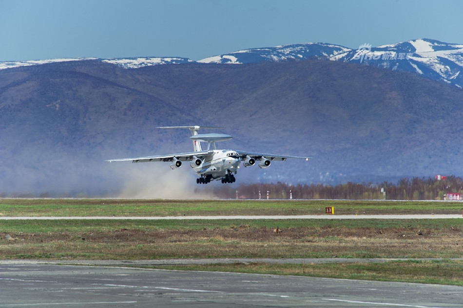 Để đảm bảo không bị bất ngờ trước mọi tình huống trên không, Không quân Nga ở bán đảo Kamchatka luôn được đặt trong tình trạng sẵn sàng chiến đấu ở mức cao nhất, có khả năng phản ứng lại mọi vấn đề phức tạp phát sinh trong khu vực. Nguồn ảnh: Sina.