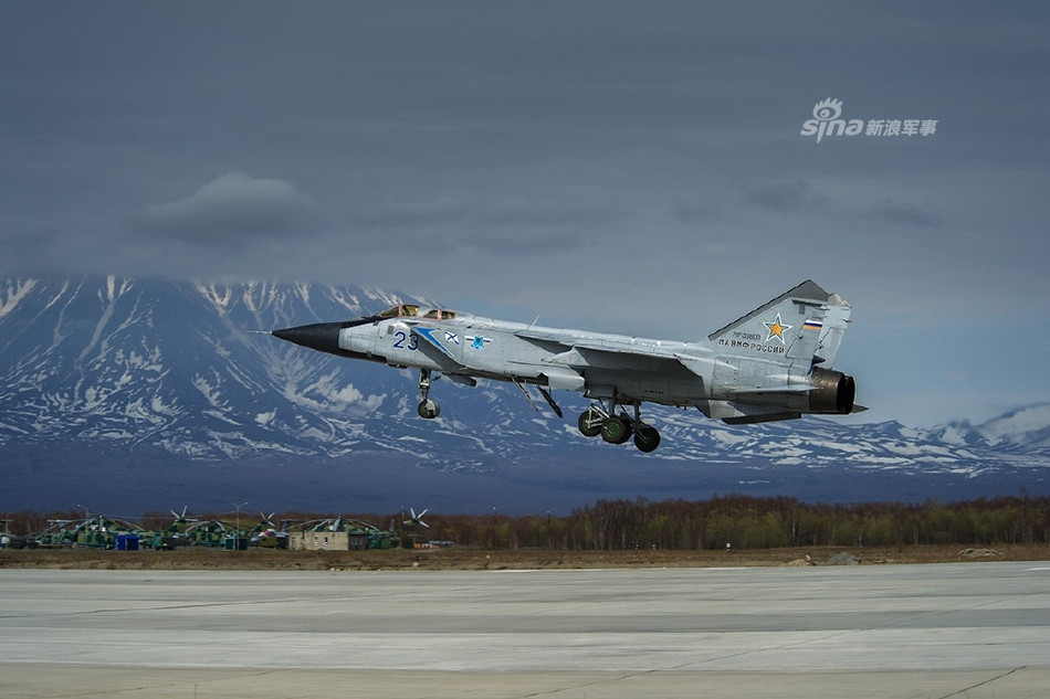 Nguy hiểm nhất trong đó là tiêm kích đánh chặn MiG-31 có khả năng bay ở độ cao 20.000 mét và tốc độ bay tối đa vượt Mach 3. Nguồn ảnh: Sina.