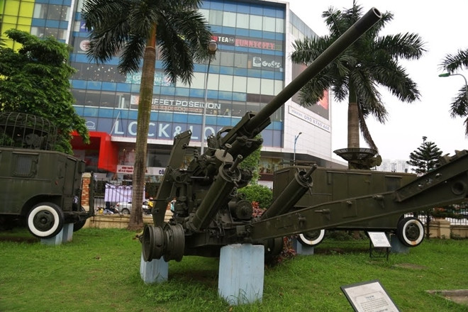 Hay như khẩu pháo 90mm do chính Mỹ sản xuất trong Chiến tranh thế giới thứ 2 sau khi viện trợ cho Liên Xô rồi qua tới Việt Nam cũng được bộ đội ta sử dụng để làm nên những chiến công vô cùng hiển hách.