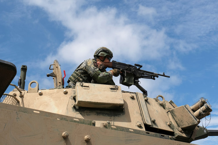 Lục quân Đài Loan về cơ bản có trang bị khá tốt do Mỹ viện trợ. Tuy nhiên các phương tiện thiết giáp của quân đội nước này lại có phần khá cỗ và thiếu đồng bộ. Nguồn ảnh: Reuters.