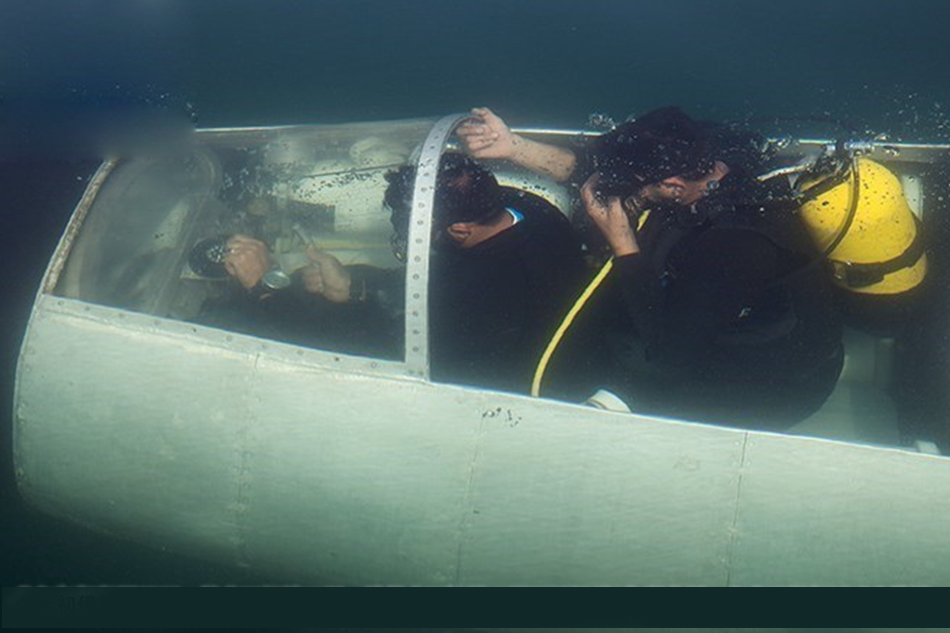 Hy vọng cuối cùng của Iran để có thể với tới được các tàu chiến Mỹ chỉ có thể là các tàu ngầm. Hiện tại Iran đang có ba tàu ngầm lớp Kilo mua của Nga cùng hàng loạt các tàu ngầm cỡ nhỏ, tàu ngầm bỏ túi do nước này tự sản xuất. Tuy nhiên, rất khó để các tàu ngầm này có thể tiếp cận được các tàu chiến của Mỹ. Nguồn ảnh: Sina.