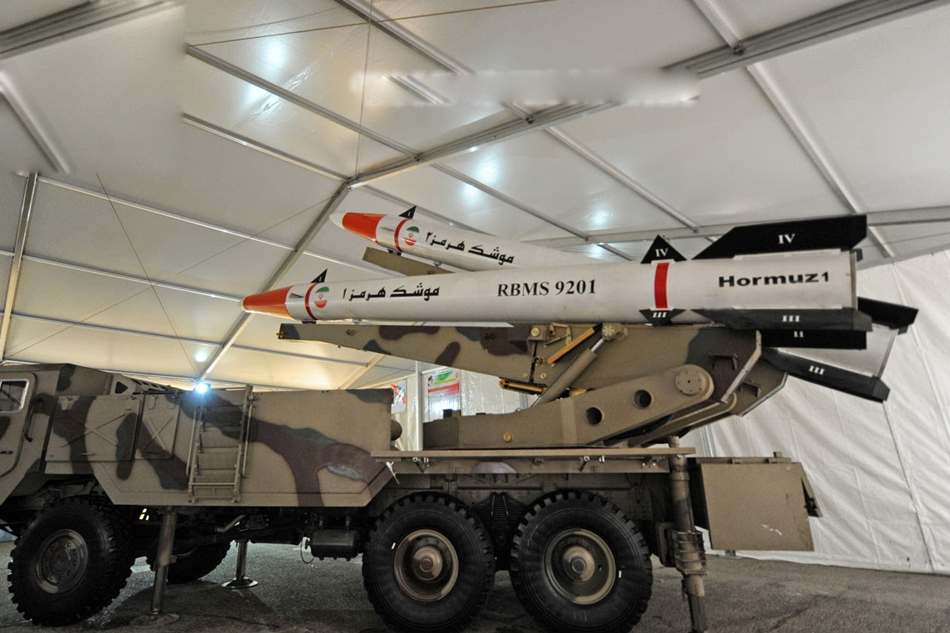 Tuy nhiên theo các hình ảnh được Iran công bố, các loại tên lửa của nước này chỉ được trang bị bốn cánh đuôi cỡ lớn cùng với bốn cánh điều hướng nhỏ ở thân tên lửa và không có khả năng triển khai sải cánh lớn khi bay. Kiểu thiết kế này cung cấp đủ sự chính xác cho tên lửa của Iran tấn công các mục tiêu mặt đất, tuy nhiên với các mục tiêu di chuyển như tàu chiến, tàu sân bay, kiểu thiết kế này được cho là thiếu sự tin cậy và có độ chính xác không cao. Nguồn ảnh: Sina.