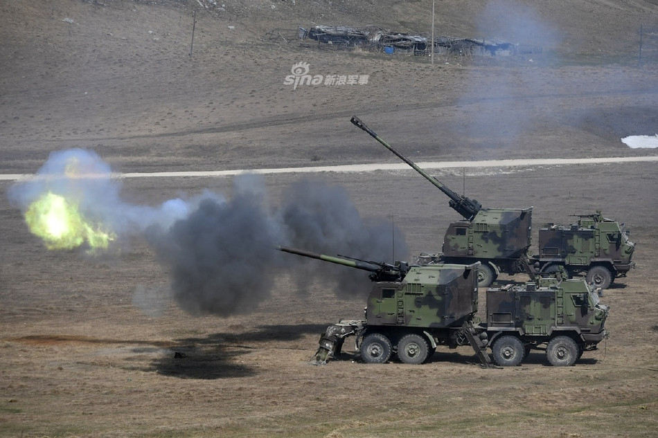 Có giá vào khoảng 700.000 USD cho mỗi khẩu, đây là một trong những khẩu pháo tự hành uy lực và tiên tiến bậc nhất từng được sản xuất. Nguồn ảnh: Sina.