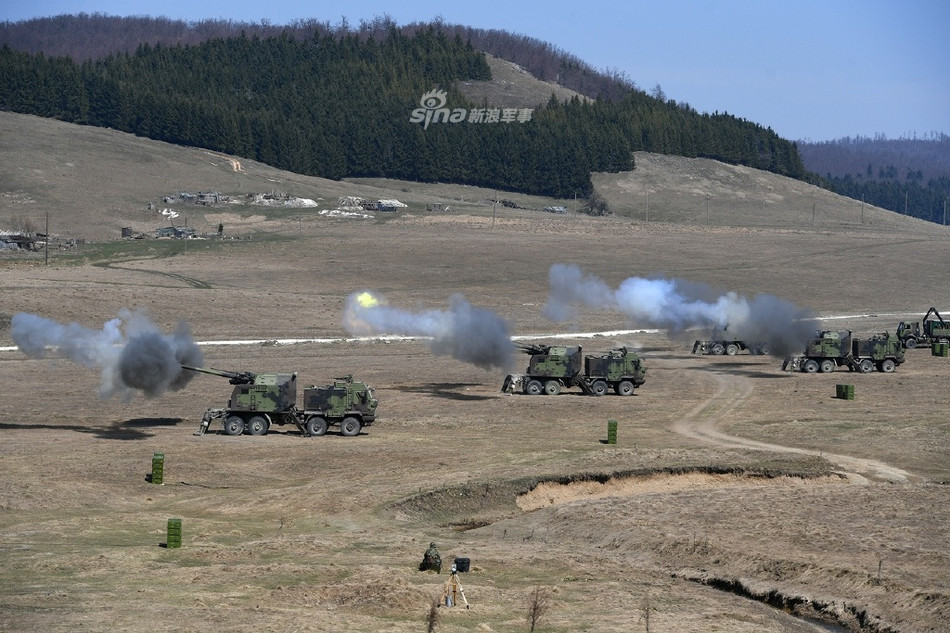 Phiên bản K-I là bản K-1 nâng cấp khung gầm, cung cấp hệ thống giáp tốt hơn, kèm theo đó là hệ thống radar tính đường đạn, khả năng phóng lựu đạn khói để tự vệ và phần mềm điều khiển hoàn toàn mới. Nguồn ảnh: Sina.