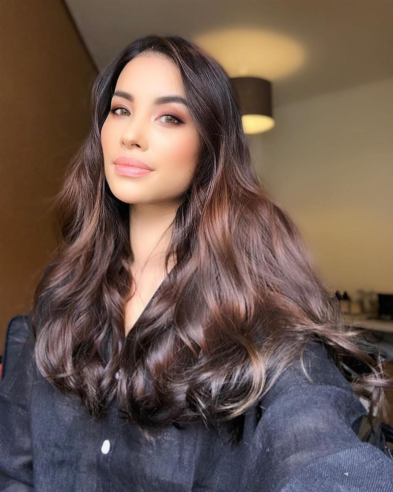 Ngỡ ngàng với gương mặt vô hồn của Phạm Hương - Hình 6 Ngo ngang voi guong mat vo hon cua Pham Huong-Hinh-6