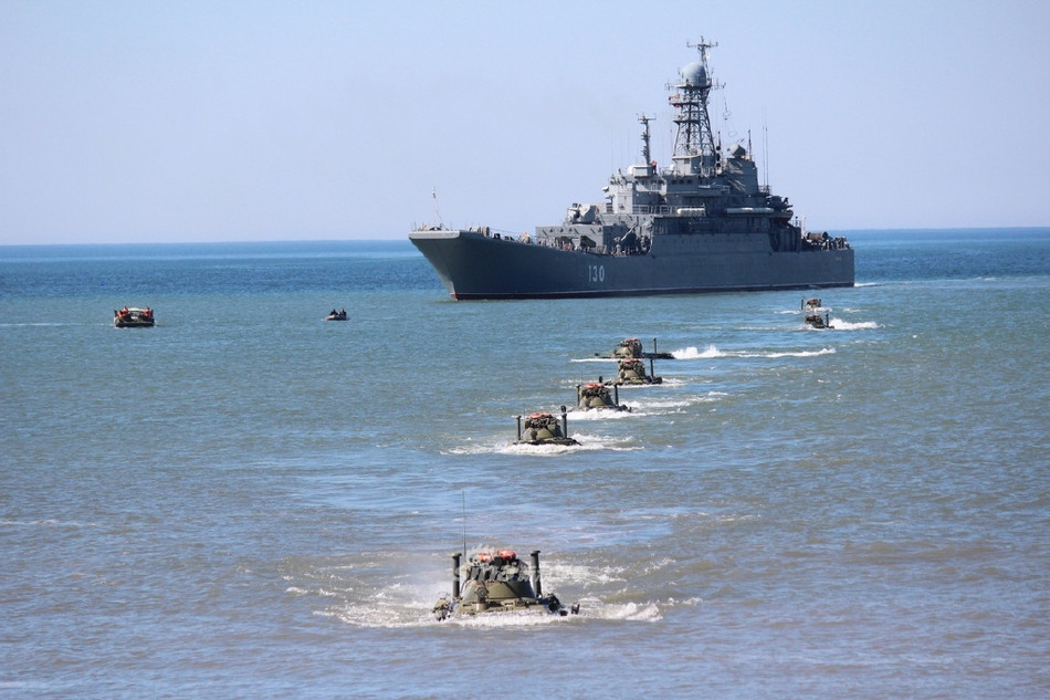 Cụ thể, dưới thời Liên Xô lực lượng Hải quân Đánh bộ đã bị giải thể, các lực lượng tham chiến trong hai cuộc Chiến tranh thế giới chủ yếu là thuỷ thủ tình nguyện chiến đấu như bộ binh tại các mặt trận ven biển và không có tổ chức, biên chế như một đơn vị Hải quân Đánh bộ đúng nghĩa. Nguồn ảnh: Sina.