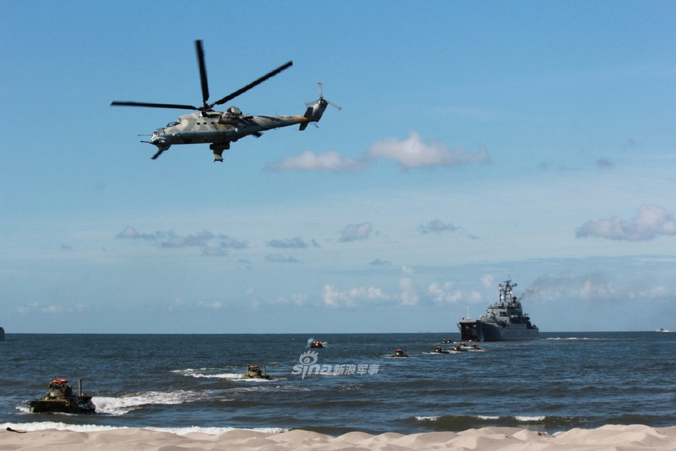 Phải tới khi Liên Xô tan rã, Hải quân Đánh bộ Nga mới được tái thành lập lại một cách bài bản nhất và vẫn thuộc biên chế Hải quân Nga. Lực lượng Hải quân Đánh bộ Nga lúc này được biên chế thành một Sư đoàn Hải quân Đánh bộ thuộc Hạm đội Thái Bình Dương, một Lữ đoàn thuộc Hạm đội Biển Bắc và biển Caspian cùng với một trung đoàn thuộc hạm đội Biển Đen. Nguồn ảnh: Sina.