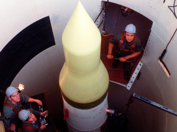 Ngân sách quốc phòng hàng năm của Mỹ còn chi tới 24,8 tỷ USD để đổ vào việc nghiên cứu và phát triển công nghệ hạt nhân. Công nghệ hạt nhân không những được sử dụng trong lĩnh vực quân sự mà còn được sử dụng trong lĩnh vực dân sự và đây được coi là khoản đầu tư sinh lời dễ dàng nhất của quân đội Mỹ. Nguồn ảnh: BI.