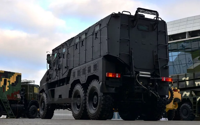 Loại thiết giáp này có trọng lượng gần 20 tấn, có khả năng chứa được tối đa 20 lính với đầy đủ trang thiết bị cùng hệ thống khung gầm được quảng cáo là có khả năng chống mìn chống tăng tốt. Nguồn ảnh: Milex.