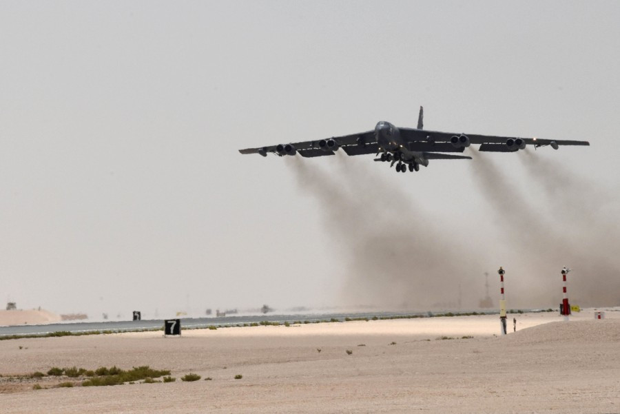 Lần gần đây nhất một máy bay B-52 bị rơi là vào năm 2008. Trong vụ việc này, chiếc B-52H đã rơi cách đảo Guam khoảng 40 km, toàn bộ phi hành đoàn trên máy bay thiệt mạng. Đầu tháng tư vừa rồi IS cũng tung tin bắn rơi B-52 của Mỹ nhưng phía Mỹ phủ nhận thông tin này. Nguồn ảnh: BI.