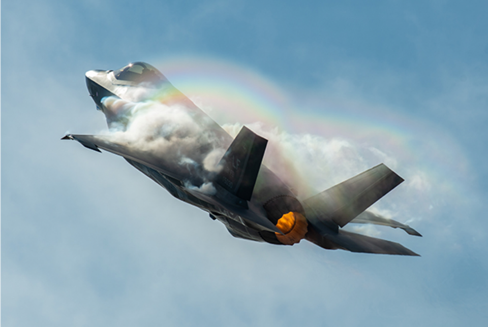 Ba Lan - hiện là một trong số ít các nước thành viên NATO chịu chi đủ 2% GDP cho ngân sách quốc phòng theo đúng thoả thuận tham gia tổ chức hiệp ước quân sự này. Nguồn ảnh: BI.