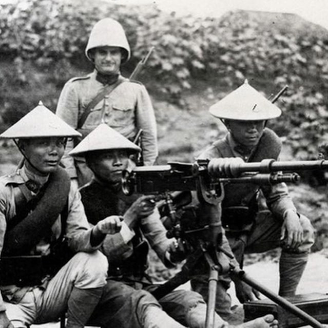 Việc đóng góp một lượng lớn tiền và lương thực vào cuộc chiến ở cách Việt Nam tới nửa vòng Thế Giới đã góp phần không nhỏ vào việc nền kinh tế đặc biệt là lĩnh vực nông nghiệp ở Việt Nam bị ảnh hưởng nặng nề trong khi người dân ở Việt Nam vẫn phải "è cổ" đóng thuế cho Pháp để Pháp mang tiền về nước phục vụ chiến tranh. Nguồn ảnh: TL.