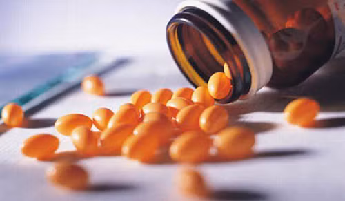 Những người có vấn đề về tim mạch đang sử dụng thuốc không nên tự ý dừng thuốc ngay cả khi cảm thấy tốt hơn.