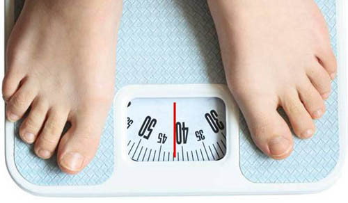 Cuối cùng, bạn cần chú ý vấn đề cân nặng cũng như lượng nước tiểu thải ra mỗi ngày.