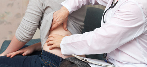 Chấp nhận sự thật. Đừng mất thời gian đổ lỗi cho số phận. Ngay cả khi bạn duy trì lối sống lành mạnh, thường xuyên luyện tập thể thao thì căn bệnh vẫn có thể “hỏi thăm” bạn do yếu tố di truyền. Ung thư tiền liệt tuyến phổ biến tới mức Hiệp hội Ung thư Mỹ tiết lộ cứ 7 nam giới nước này thì có 1 người mắc bệnh.