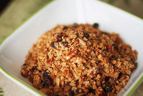 Ăn nhiều ngũ cốc nguyên hạt. Ngoài chất xơ, ngũ cốc nguyên hạt còn cung cấp nhiều carbohydrate, vitamin và khoáng chất thiết yếu cho cơ thể. Những chất này khó có thể nhận được khi sử dụng ngũ cốc tinh chế.