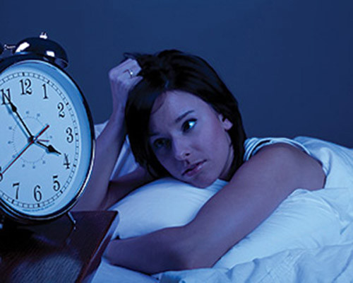 Đặc biệt, tuyệt đối không được bỏ bữa ngay cả khi lo ngại có thể mắc chứng béo phì có hại. Lúc này, bạn nên duy trì bữa ăn như thường lệ song nên ưu tiên thực phẩm giàu chất xơ, ít chất béo.