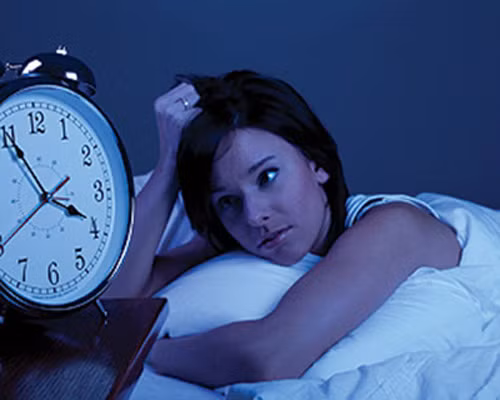 Đặc biệt, tuyệt đối không được bỏ bữa ngay cả khi lo ngại có thể mắc chứng béo phì có hại. Lúc này, bạn nên duy trì bữa ăn như thường lệ song nên ưu tiên thực phẩm giàu chất xơ, ít chất béo.