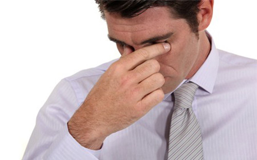 Tiểu đường khiến bạn mệt mỏi do phải dậy đêm thường xuyên, và do cơ thể bạn phải vật lộn để bù lại lượng đường thiếu hụt. Khi đó bạn cũng trở nên dễ nổi cáu hơn so với bình thường.