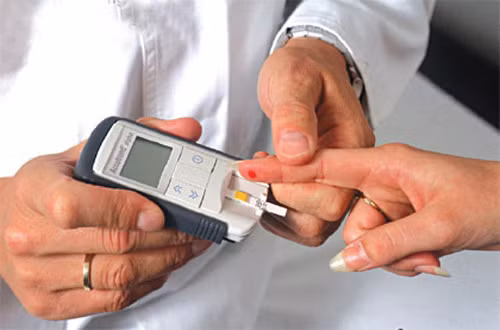 Tiểu đường type 2. Ước tính, khoảng 56% nam giới được chẩn đoán mắc tiểu đường. Trong đó, hầu hết bệnh nhân đều 50 tuổi trở lên. Đặc biệt, người thường bỏ qua bữa sáng có khả năng mắc bệnh cao hơn 21%.