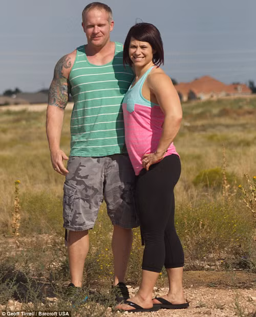 Dù vậy, cảm giác chán ăn luôn tồn tại trong tâm trí Laura. Cô cho biết đang cố gắng tập luyện giữ thân hình như hiện tại đồng thời nỗ lực ăn uống để không gầy guộc như trước đây.