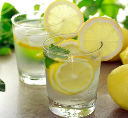 Tuy nhiên, thanh lọc cơ thể bằng nước ép trái cây cũng nên có giới hạn nếu không muốn ảnh hưởng đến sức khỏe tổng thể.