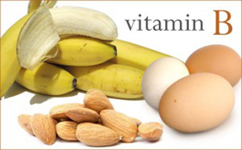 Vitamin B cũng mang lại hiệu quả cải thiện sức khỏe răng miệng. Cụ thể nó giúp giảm viêm, tránh hiện tượng lở loét. Vitamin B có nhiều trong đậu, thịt, rau và các loại trái cây.