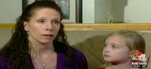 Hiện Brave tiến hành hóa trị. Con bé luôn mỉm cười và tỏ ra chững chạc, thông minh hơn hẳn những bé cùng lứa tuổi”.