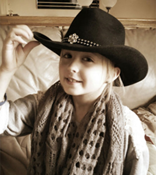 Được biết, cha mẹ Brave là Tory và Annette cũng là những bệnh nhân ung thư. Annette từng đánh bại căn bệnh ung thư cổ tử cung trong khi Troy được chẩn đoán mắc ung thư máu Non – Hodgkin.