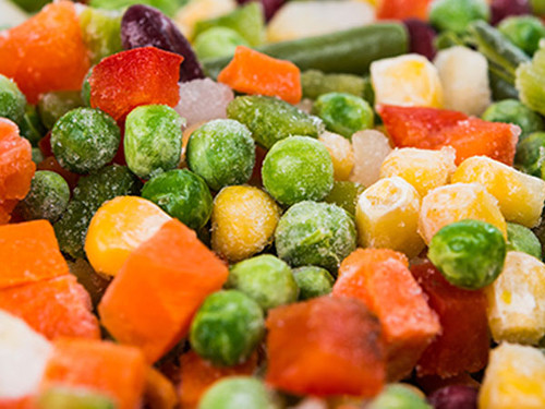 Rau quả trữ lạnh. Từ lâu chúng ta vẫn “thiên vị” rau xanh vì tin rằng chúng thơm ngon, đảm bảo dưỡng chất cho các bữa ăn hàng ngày. Nghiên cứu được thực hiện bởi chuyên gia dinh dưỡng cũng cho thấy rau quả trữ lạnh dễ hao hụt vitamin C. Nó được mọi người lựa chọn bởi sự tiện lợi nhiều hơn là chất lượng.