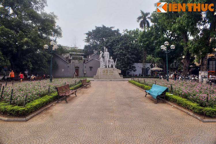 Có thể nói, tượng đài Quyết tử là một công trình mang tính tượng trưng cao, thể hiện tinh thần bất khuất, ý chí dũng cảm của quân và dân thủ đô trong một giai đoạn đặc biệt của lịch sử dân tộc.