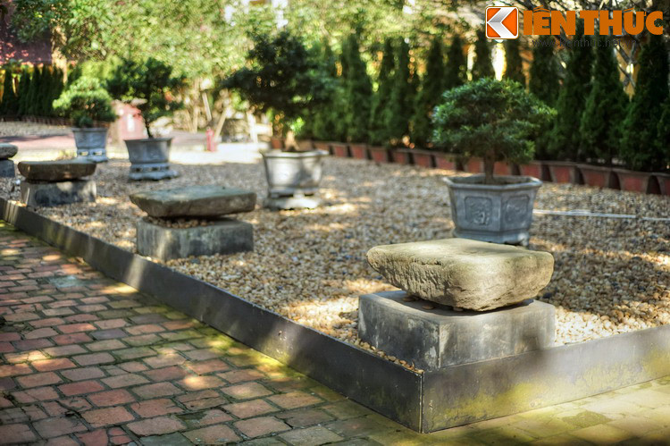 Thềm điện Kính Thiên hiện được dùng làm không gian trưng bày các hiện vật khảo cổ...