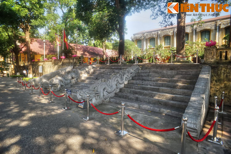 Theo các nhà nghiên cứu, nền và thềm bậc điện là di tích ít ỏi trong kiến trúc hoàng cung thời Lê còn sót lại đến ngày nay, phần nào phản ánh được quy mô hoành tráng của điện Kính Thiên xưa.