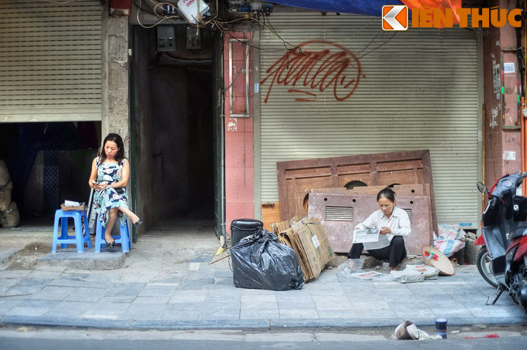 Một số hình ảnh khác về phố Hàng Bè.