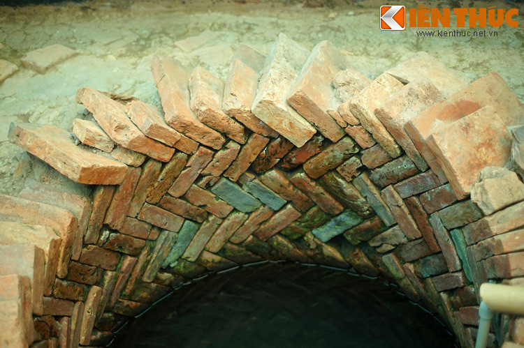 Đây là chiếc giếng gạch duy nhất có cách thức xây dựng kiểu này được phát hiện ở Hoàng thành Thăng Long, và cũng là một dạng giếng cổ rất hiếm gặp ở Việt Nam.