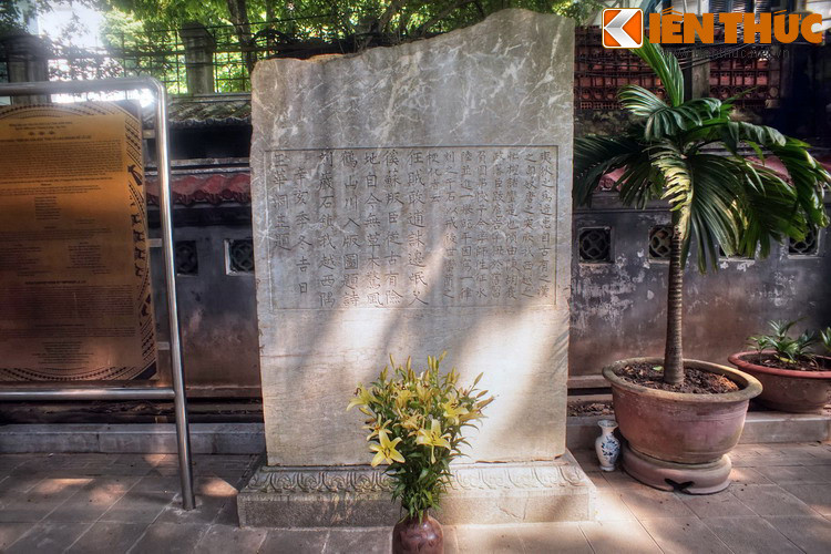 Ngày nay, tượng đài vua Lê vừa là một công trình thể hiện truyền thống văn hóa tốt đẹp của dân tộc, vừa là một điểm đến mà du khách không nên bỏ qua trên hành trình khám phá hồ Gươm.