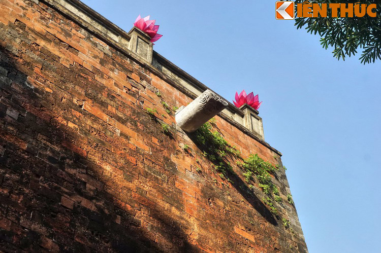 Do đó, khi chiếm được thành Hà Nội, quân đội Pháp vẫn sử dụng lầu trên Bắc Môn làm chòi canh gác.