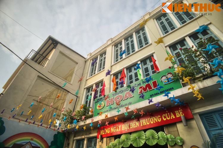 Lính Pháp còn đặt đại liên trên nóc toa tàu để bắn vào vị trí của ta ở khách sạn Hoa Nam. Nhưng điều này là vô ích, vì hỏa điểm của ta ở cao hơn và được che chắn tốt hơn.